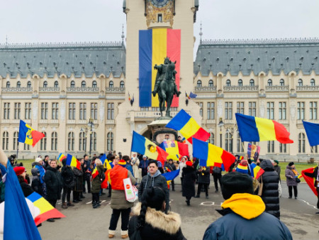 092 Legal rally in front of the Palace of Culture